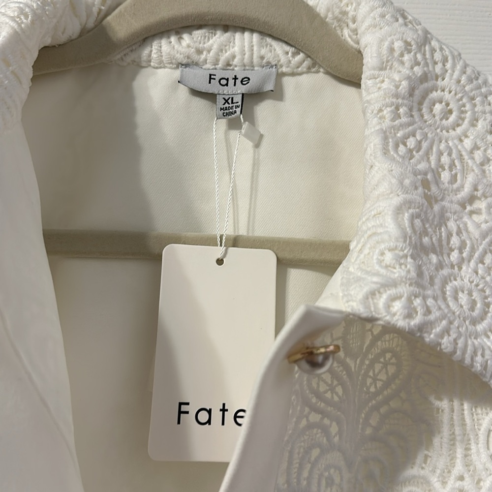 VICI fate Cherish Crochet Lace Jacket - Picture 2 of 5